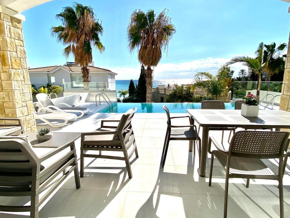 Coral Bay Beach Villa Paphos Extérieur photo