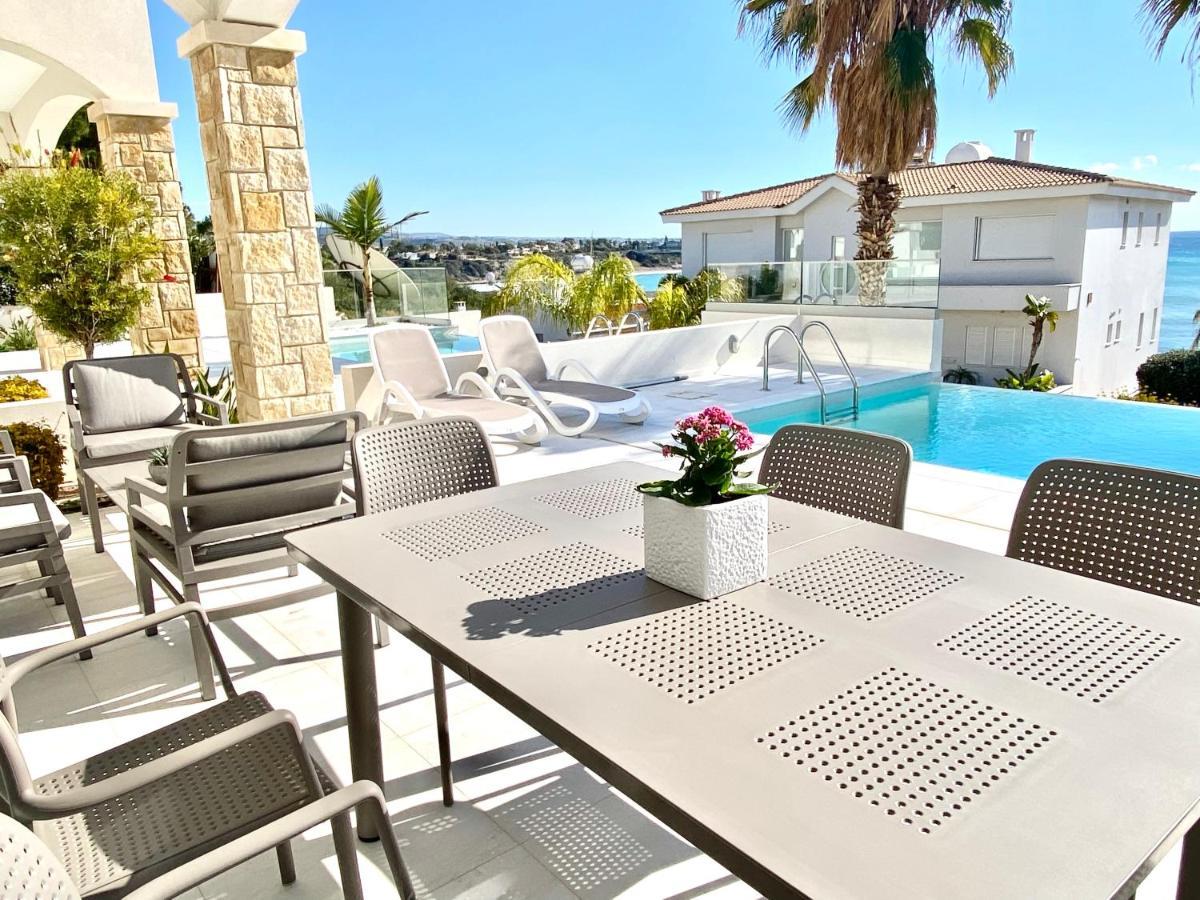 Coral Bay Beach Villa Paphos Extérieur photo