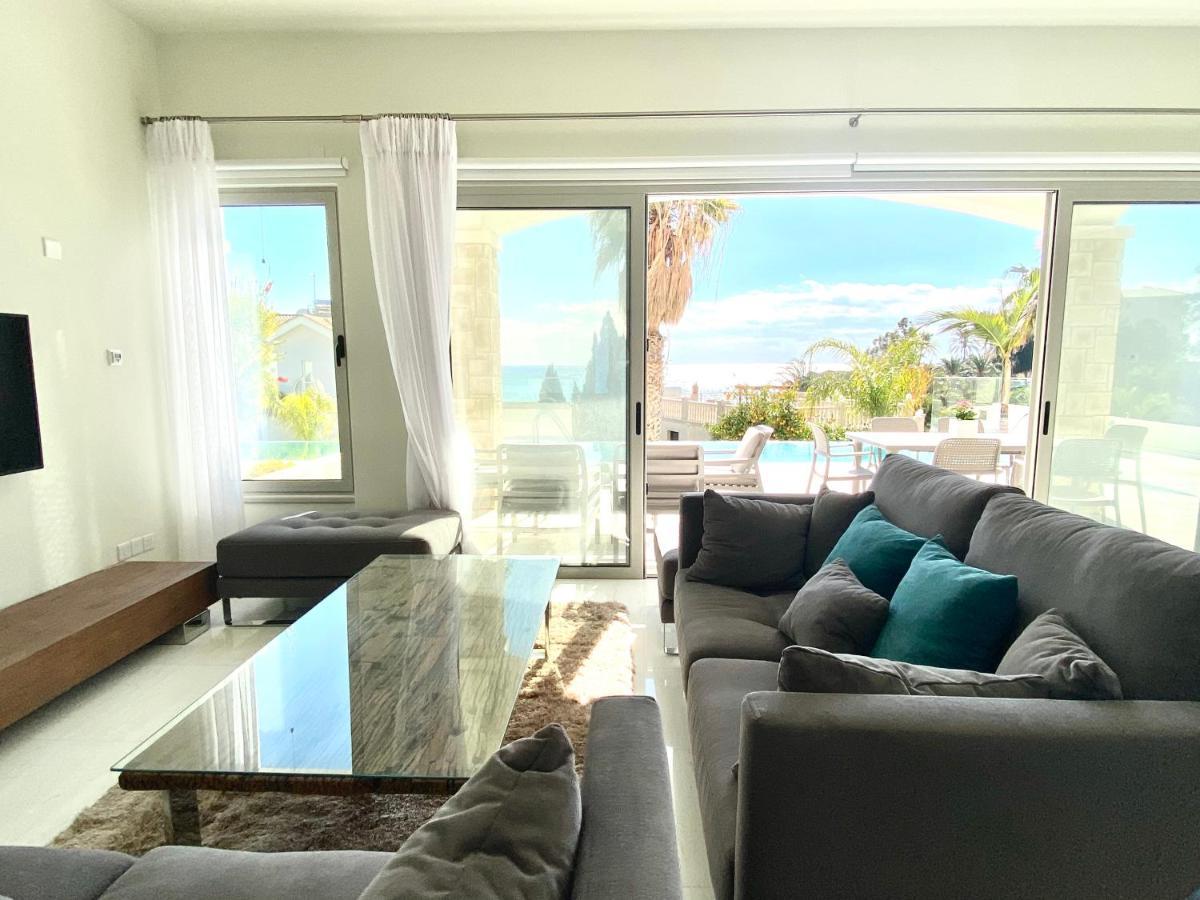 Coral Bay Beach Villa Paphos Extérieur photo