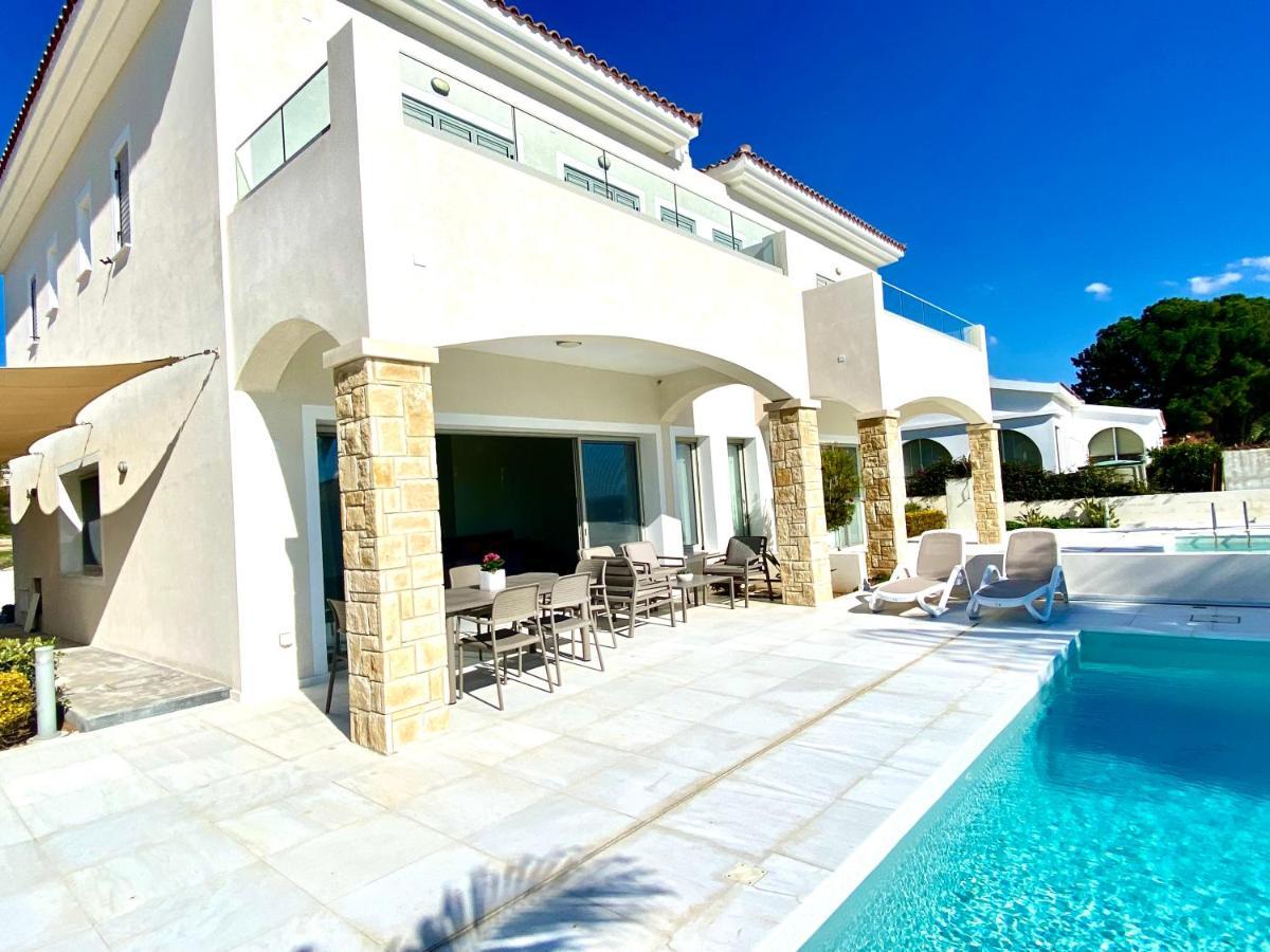 Coral Bay Beach Villa Paphos Extérieur photo