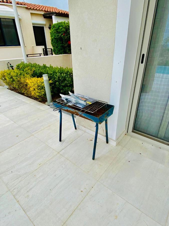 Coral Bay Beach Villa Paphos Extérieur photo