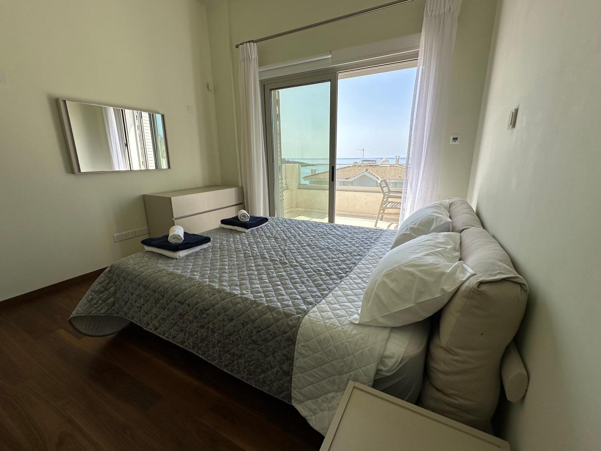 Coral Bay Beach Villa Paphos Extérieur photo