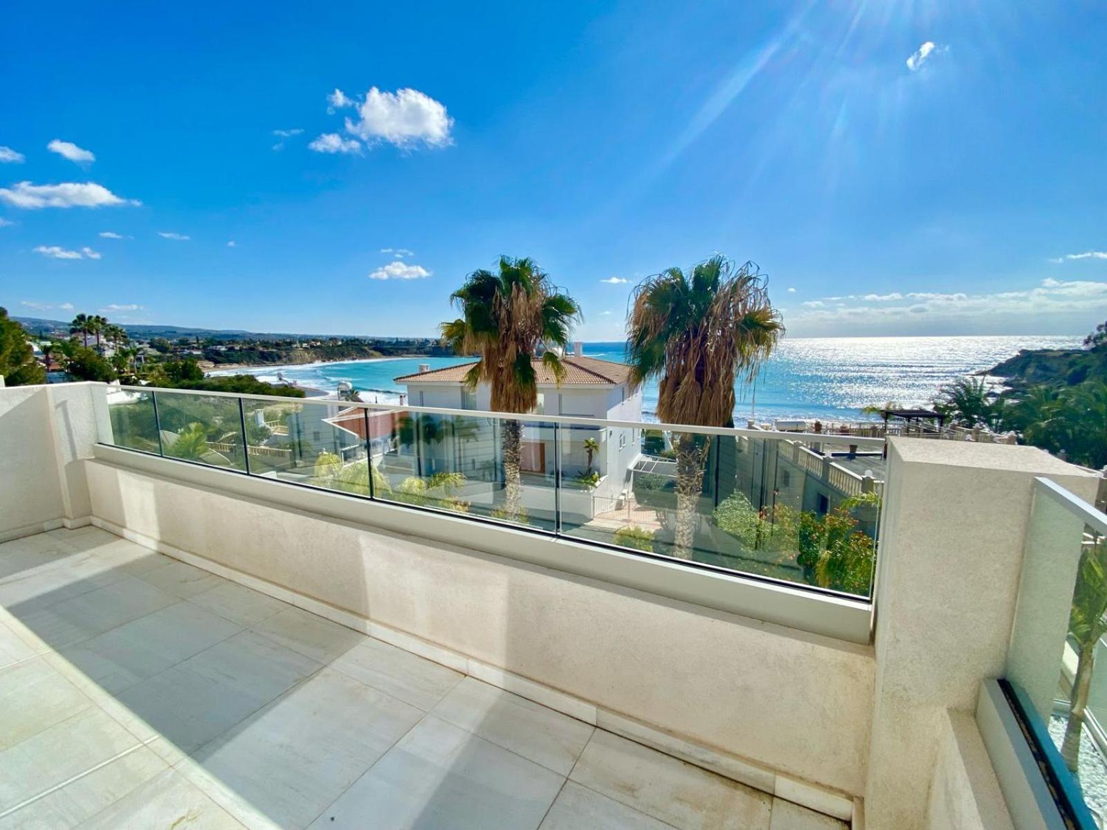 Coral Bay Beach Villa Paphos Extérieur photo