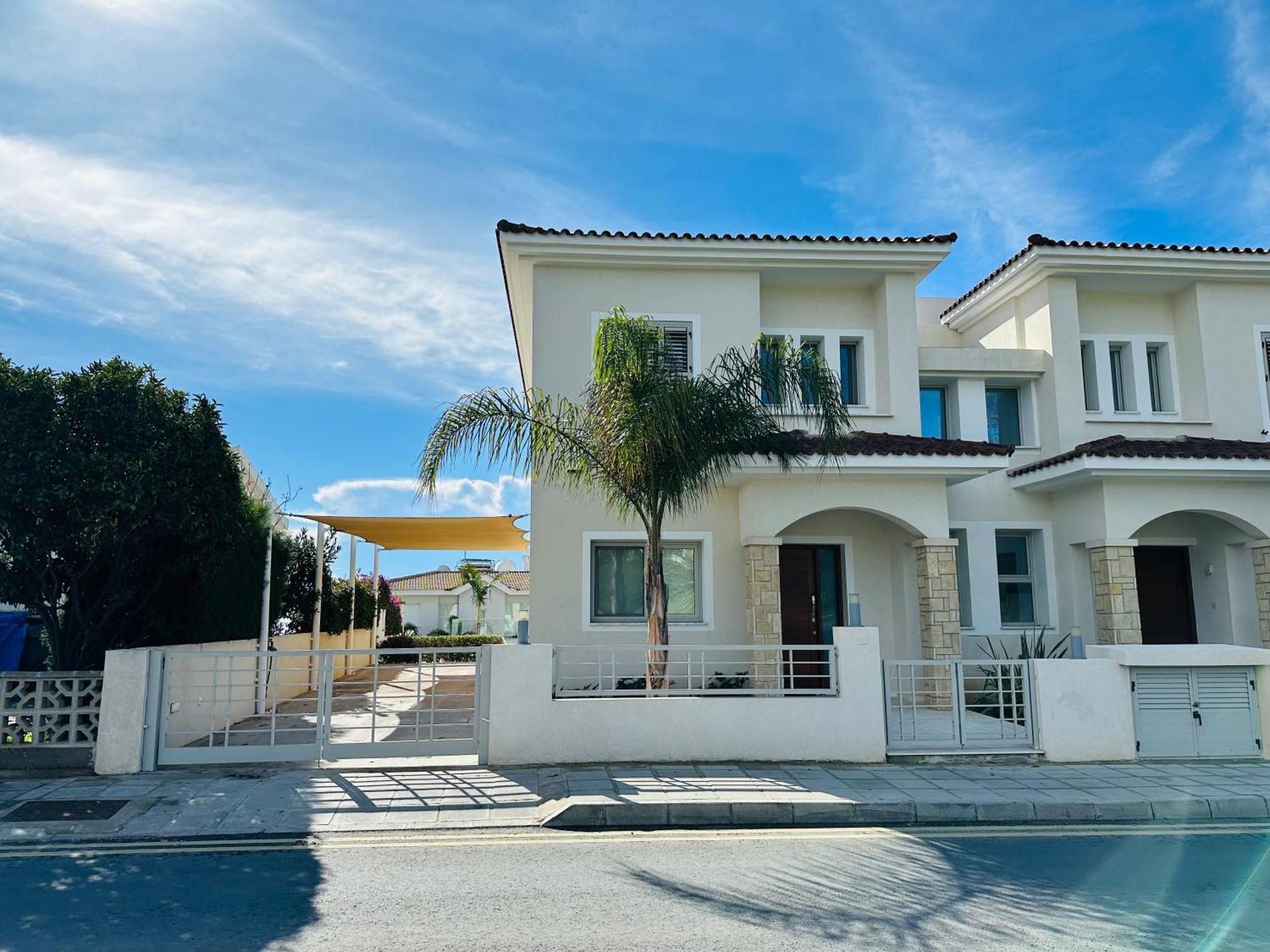 Coral Bay Beach Villa Paphos Extérieur photo