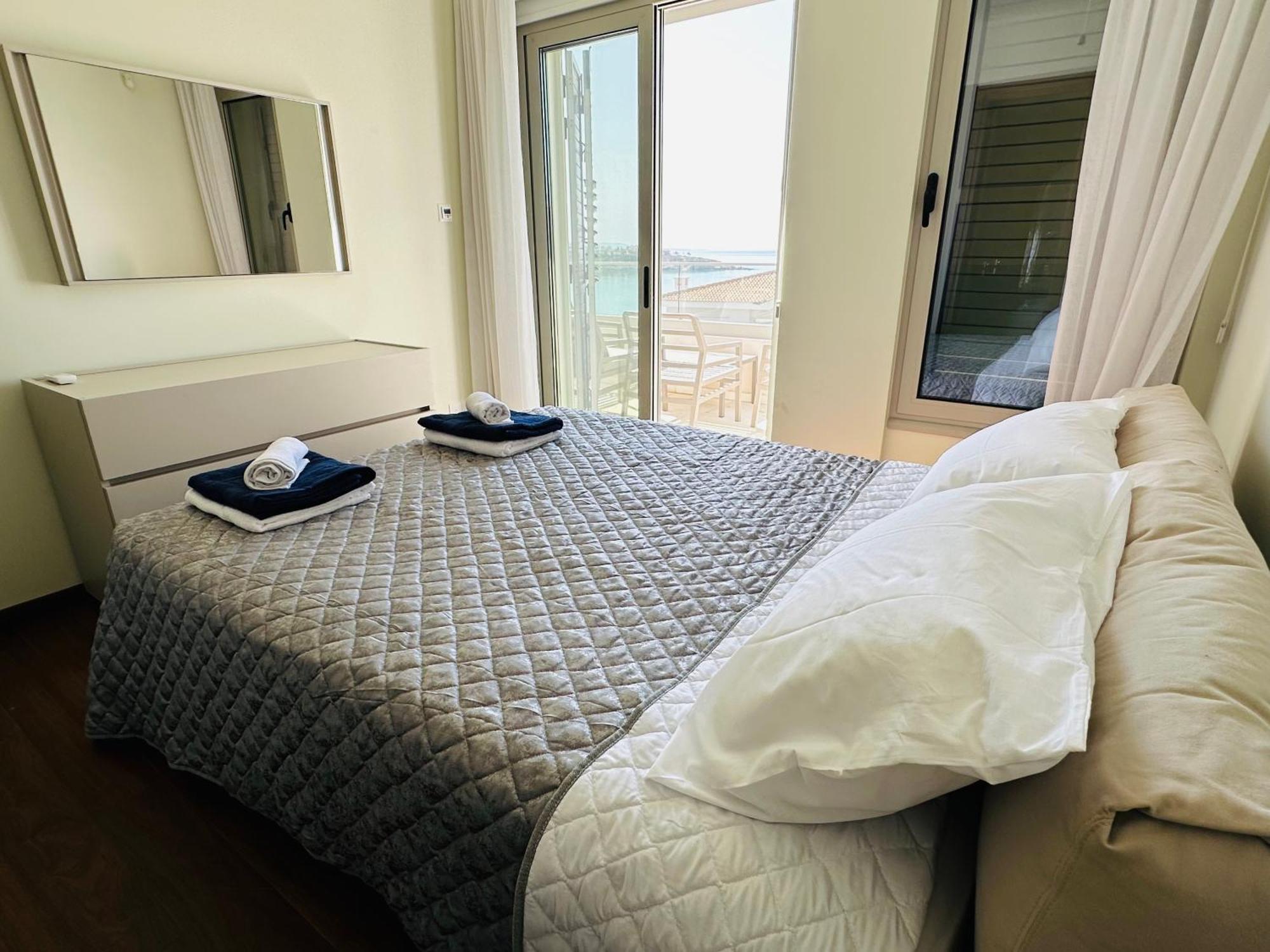 Coral Bay Beach Villa Paphos Extérieur photo